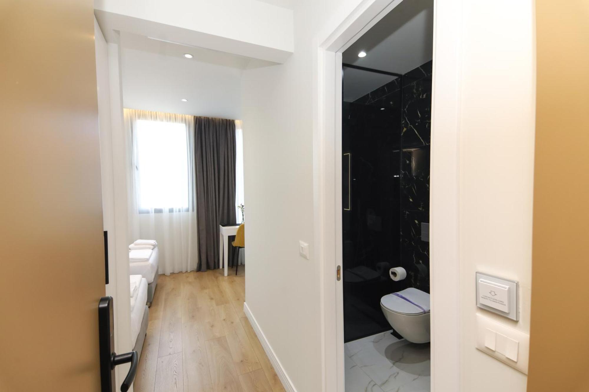 N Hotel City Center By Noshi Tirana Eksteriør billede